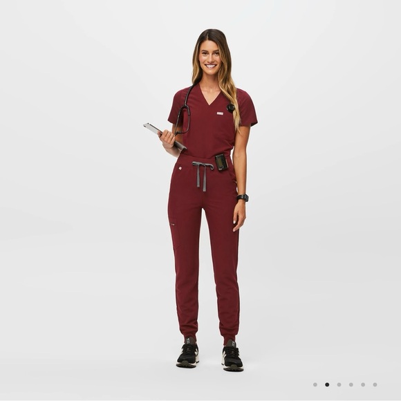 Figs Pants - Figs Scrub Set in Color Burgundy